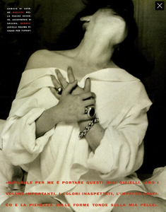 Ritts_Vogue_Italia_December_1989_14.thumb.png.186e23dc5812e65425e6a9a1e2fd5ea4.png