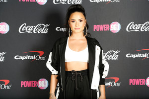 demi-lovato_picturepub-001.jpg