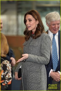 kate-middleton-prince-william-make-appearances-in-manchester-for-mental-health-12.jpg