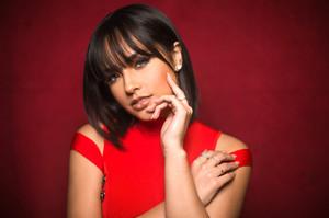 becky g  25008316_307803329706659_6194416672850313216_n.jpg