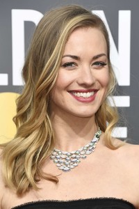 5a52fcd622a4c_Yvonne-Strahovski-2018-Golden-Globe-Awards--02.thumb.jpg.77659a37f2a0150ccec8d11b3af9f3fc.jpg