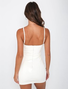 7498660749664e778716c712ede48ed8_kaia-dress-white.jpg