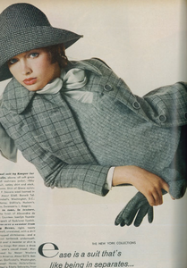 Avedon_Vogue_US_September_1972_001.thumb.png.173adb3e861b80d8bd991c605c868643.png