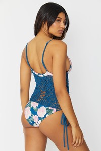 FrankiesBikinis-lilah-pink-peony-back.jpg