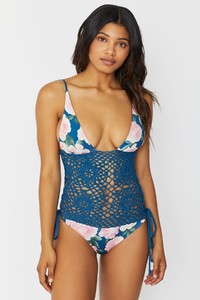 FrankiesBikinis-lilah-pink-peony-front.jpg