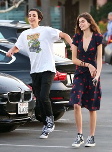 Kaia-Gerber-out-in-LA--07.thumb.jpg.ae5f5d46672dd823c76d22d367af7ff7.jpg