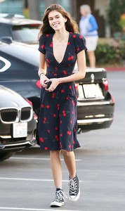 Kaia-Gerber-out-in-LA--13.thumb.jpg.2cde4ecdba8bcc33780e63cb5dcbc6d7.jpg