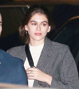 Kaia-Gerber_-Out-for-dinner-at-Nobu--02.thumb.jpg.d9f0a4618d9f12d0160fbb2858d0bc30.jpg