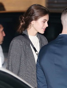 Kaia-Gerber_-Out-for-dinner-at-Nobu--05.thumb.jpg.14d0db7f94a9268e5ca72e5aae838a7a.jpg