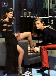 Meisel_Valentino_Fall_Winter_99_00_05.thumb.png.b86f154b5d0813bbbc18837e04ade3ec.png