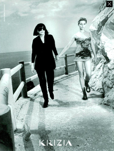 Newton_Krizia_Fall_Winter_94_95_01.thumb.png.fdad2d19c82980b67daa852b1ce8582b.png