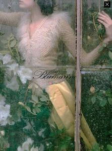 Walker_Blumarine_Fall_Winter_99_00_04.thumb.png.a8f838b68c13dfb35be1246ce7ef9f6a.png