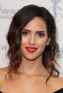 adria-arjona-imagen-awards-in-los-angeles-08-18-2017-1.thumb.jpg.4a59828afb3115f30e4dcd37ec206d9f.jpg