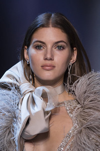 elie-saab-hc-clp-rs18-3010.thumb.jpg.e1ab76354966a96c4f3a5528a837dce3.jpg