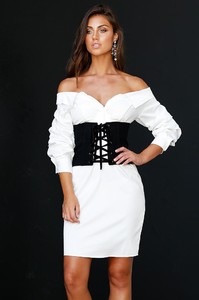 escape_to_the_sun_off_the_shoulder_dress2_f3bc0b83-08f3-4007-a112-7e412e13daaa.jpg