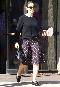 jennifer-garner-leaving-the-community-united-methodist-church-of-pacific-palisades-0.jpg