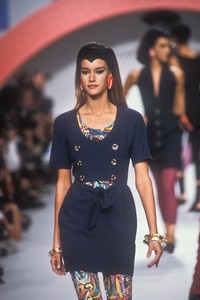 karl-lagerfeld-ss-1991-1.thumb.jpg.4937cf915b9d503fa6b8c49bfccb479d.jpg
