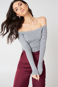 nakd_light_knit_off_shoulder_sweater_1018-000712-0008_01a.jpg