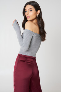 nakd_light_knit_off_shoulder_sweater_1018-000712-0008_02b.jpg
