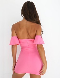 shopify_abcd41a76a8699ce0e74dd77ac23fe0c_billie-dress-pink_5000x5000.jpg