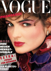 vogue_de_07_82_v1000x1500.thumb.jpg.8c190d134506f34f2b3e7f87fe303f9f.jpg