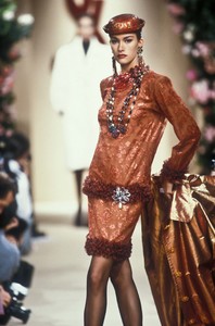 yves-saint-laurent-fw-1991-6.thumb.jpg.c938397ea3e4da1d896465b405ddf324.jpg