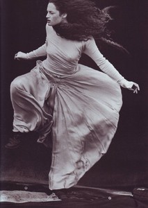 10Vogue_Italia_May_1999_A_windy_summer_by_Peter_Li (1).jpg