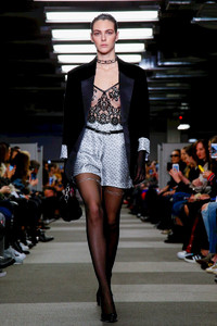 Alexander-Wang-RTW-FW18-NY-4763-1518295997-bigthumb.jpg
