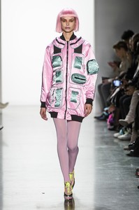 Jeremy-Scott-RF18-0038.thumb.jpg.2bab119d74c3677ea6f987e44e768d80.jpg