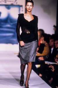 jerome-lhuilier-fw-1995-2.thumb.jpg.d22873de24b892fa1fd7233280069a01.jpg