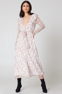 nakd_deep_v_chiffon_dress_1100-000374-5785_01c.jpg