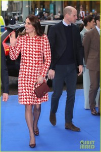 pregnant-kate-middleton-prince-william-bring-mental-health-awareness-to-sweden-24.jpg