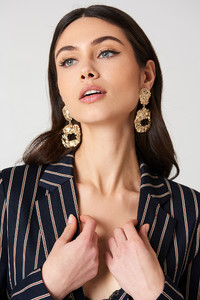 tranloev_structured_round_hanging_earrings_1285-000089-0013_01lr.jpg