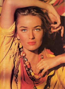 24_Photo_Victor_Skrebneski_Model_Paulina_Porizko.jpg
