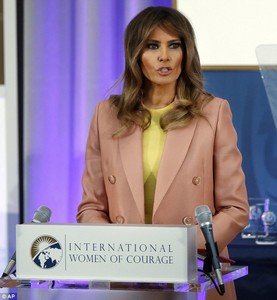 4A7D4BA100000578-5537967-Melania_spoke_about_courage_at_the_high_profile_event-m-16_1521839690153.jpg