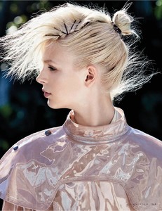 Elle Italia Aprile 2018-page-007.jpg