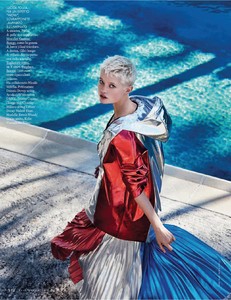 Elle Italia Aprile 2018-page-014.jpg