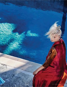 Elle Italia Aprile 2018-page-015.jpg