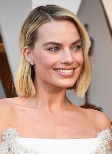 65191231_margot_robbie_16.jpg