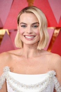 65191260_margot_robbie_26.jpg