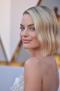 65194553_margot-robbie-8.jpg