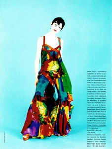 Glamour_France_May_1993_16.thumb.jpg.fe7a3fd621c28c158a333306de9f17c0.jpg