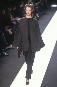 giorgio-armani-fw-1997-1.thumb.jpg.b0fae0a8c45d046f4fbd7ccaa6723816.jpg