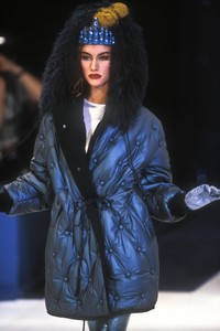 jean-paul-gaultier-fw-1991-1.thumb.jpg.afa1c53ee4d297cf201af517874efb1a.jpg