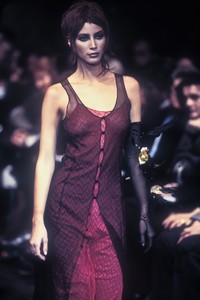 martine-sitbon_fw-1993-4.thumb.jpg.914a2579d4f796cf4296314826364d2c.jpg