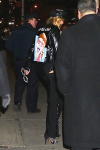 miley-cyrus-leaving-the-stephen-colbert-show-in-nyc-01-25-2018-0.jpg