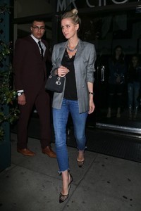 nicky-hilton-at-mr-chow-in-beverly-hills-03-23-2018-2.jpg