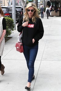 nicky-hilton-shopping-in-beverly-hills-03-20-2018-3.jpg