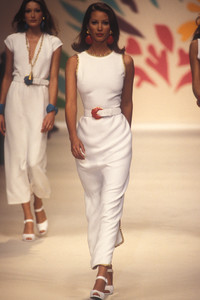 oscar-de-la-renta-ss-1993-7.thumb.jpg.b4dfb4d2d67bb3aa3eb6f972d0fdf092.jpg