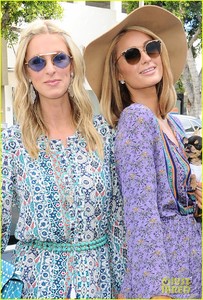 paris-hilton-chris-zylka-support-nicky-hilton-at-clothing-line-launch-party-08.jpg